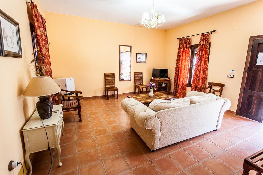 Pequeno Rocio Hotel El Rocio Bagian luar foto