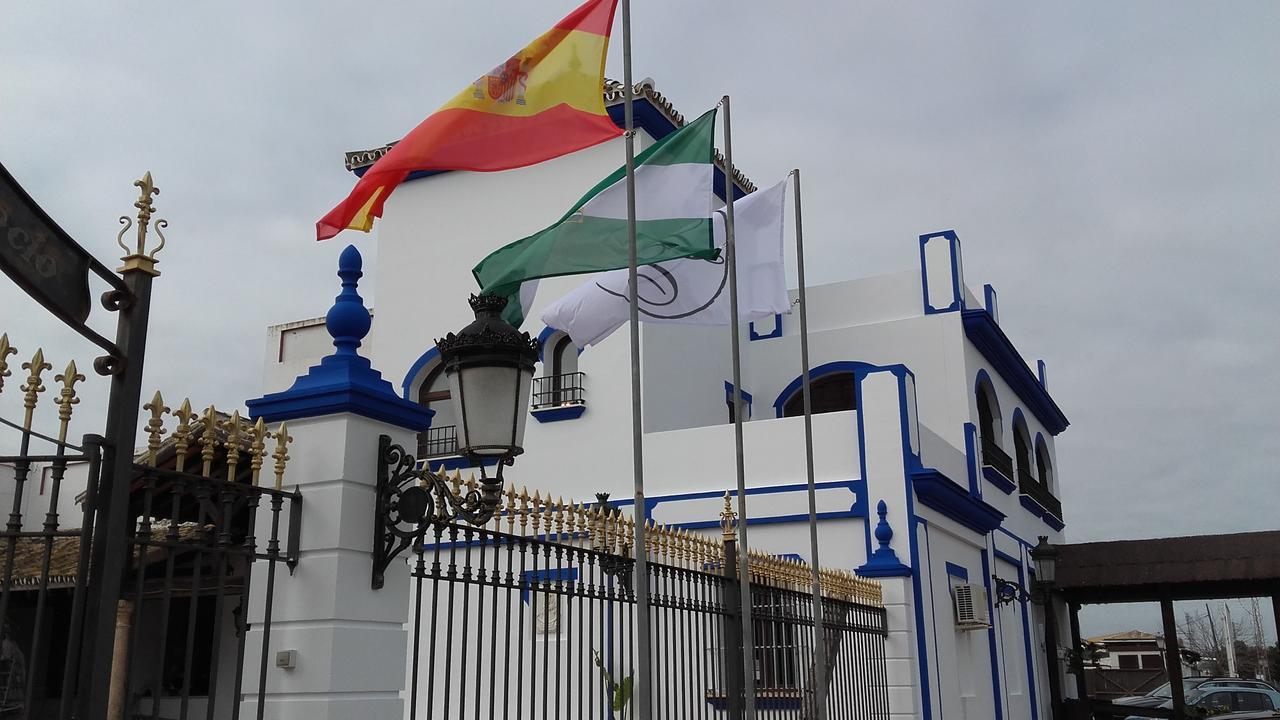 Pequeno Rocio Hotel El Rocio Bagian luar foto