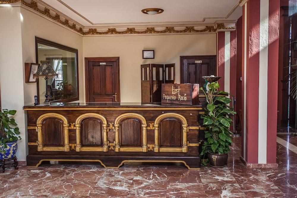 Pequeno Rocio Hotel El Rocio Bagian luar foto